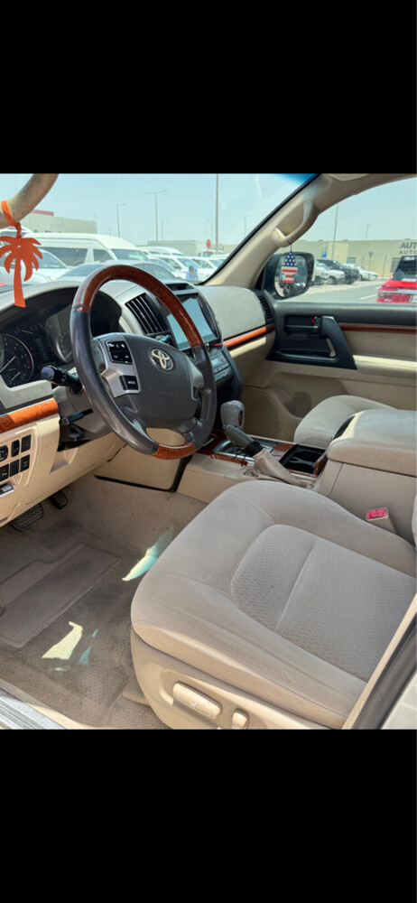 2014 Toyota Land Cruiser GXR - 9
