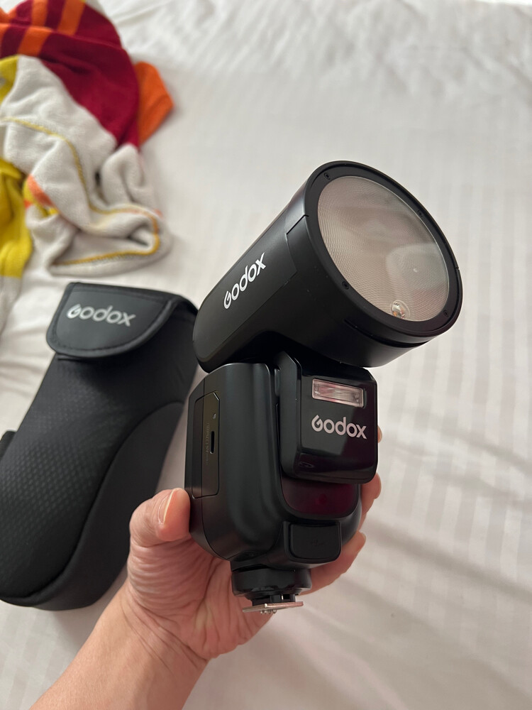 Godox V1 Pro for Canon - 2