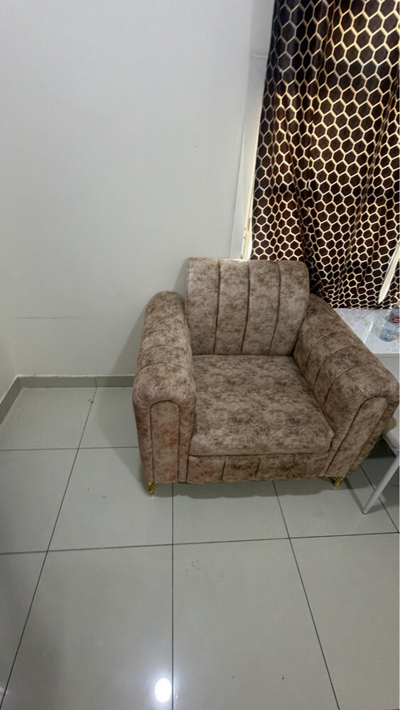 طاولة سفرة و طقم كنب  - 6
