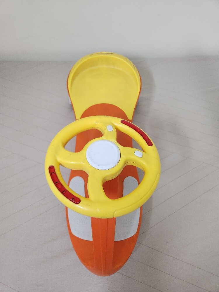 Kids scooter Yellow - 6