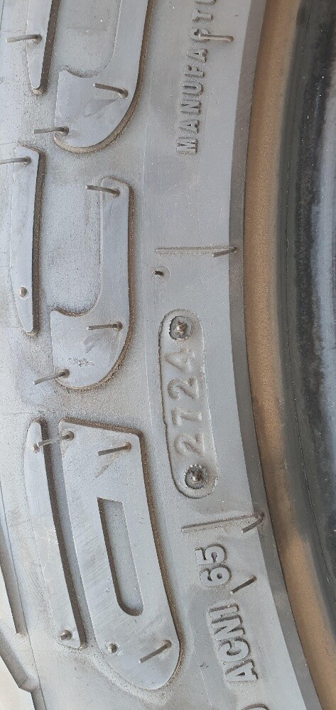 good condition tire 2 pieces - 1