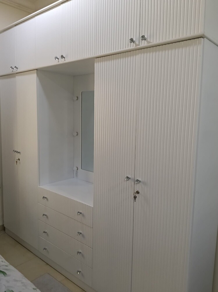 Very nice looking cabinet for sale - 4