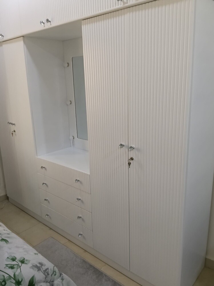Very nice looking cabinet for sale - 3