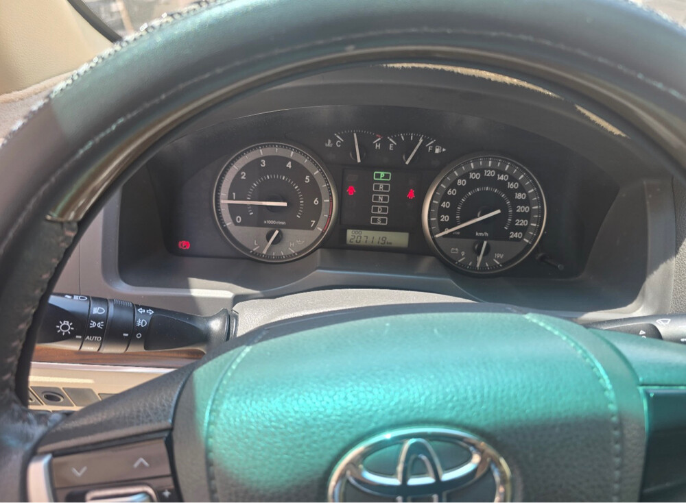 2016 V8 Land Cruiser GXR - 4