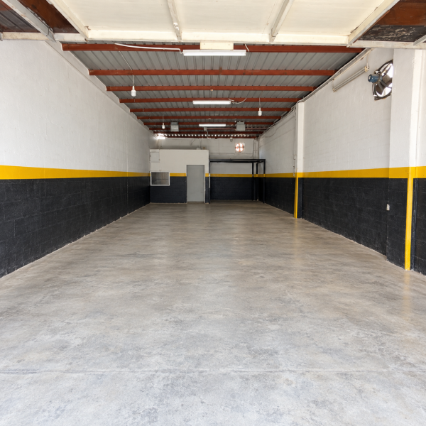 Store for Rent | 90 sqm - 2
