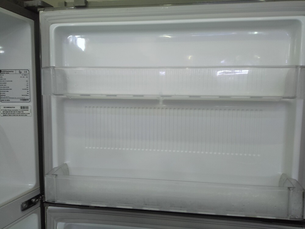 LG Big Fridge for sale - 11