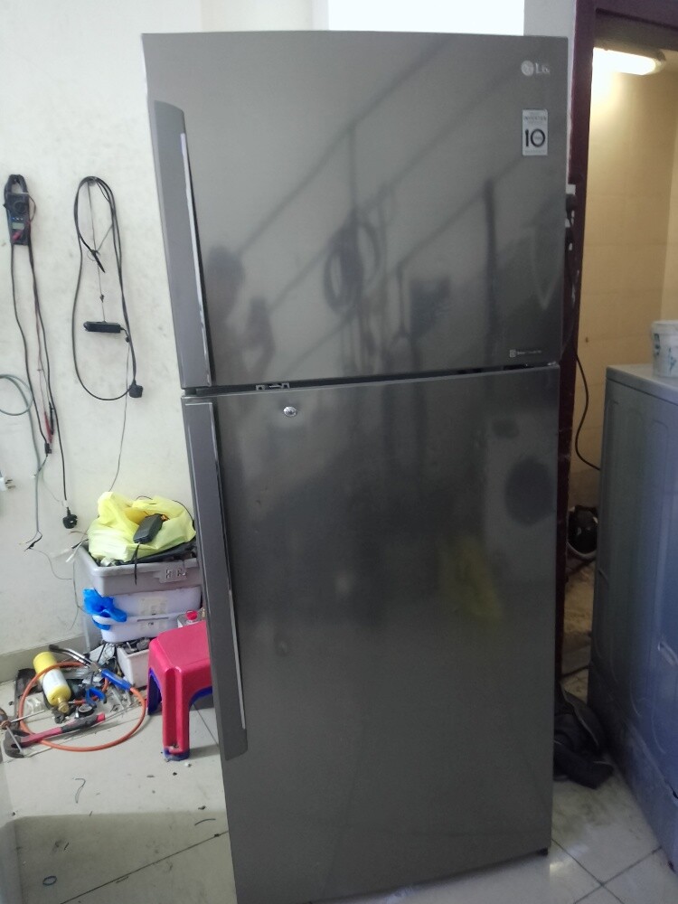 LG Big Fridge for sale - 2