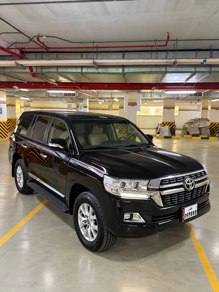 GXR 2018 V8 black colour - 8