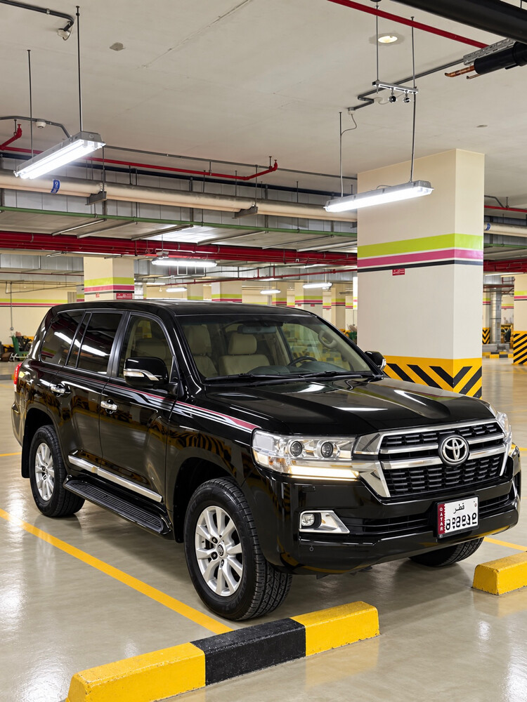 GXR 2018 V8 black colour - 1