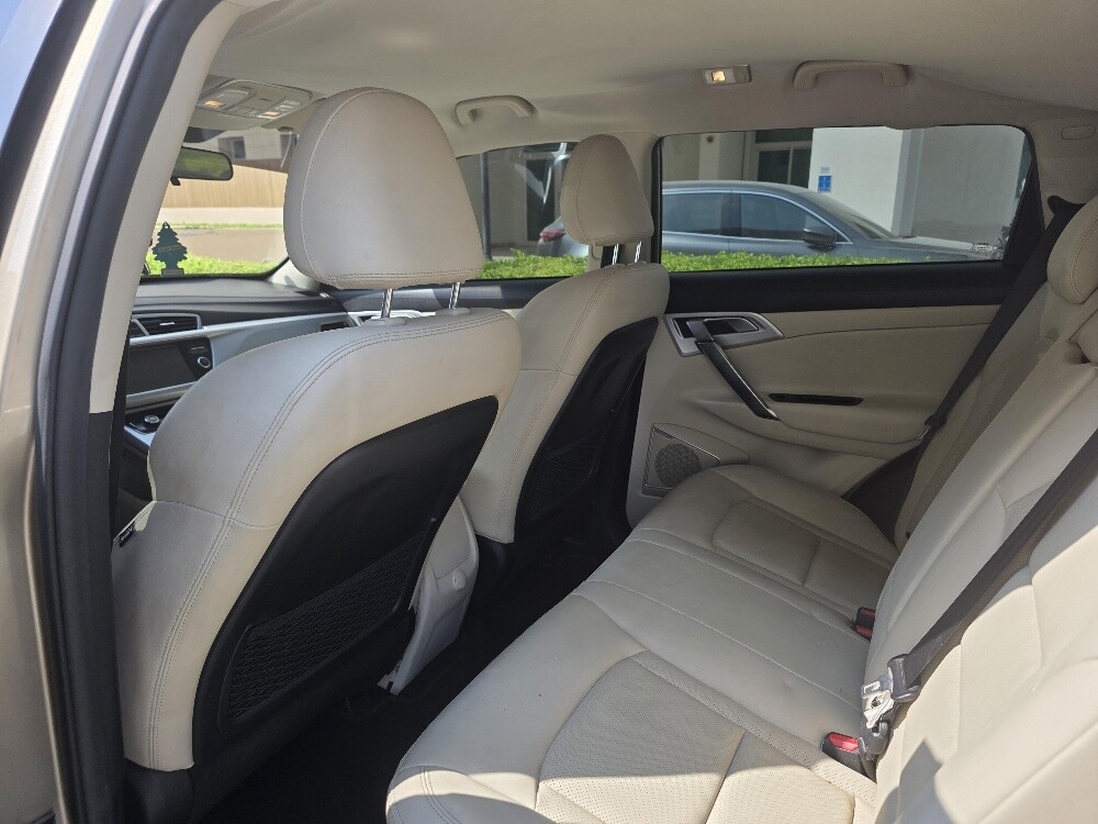 geely emgrand x7 very low milage - 3