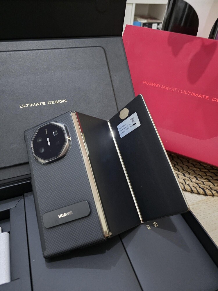 1TB Huawei Mate XT Black - 2