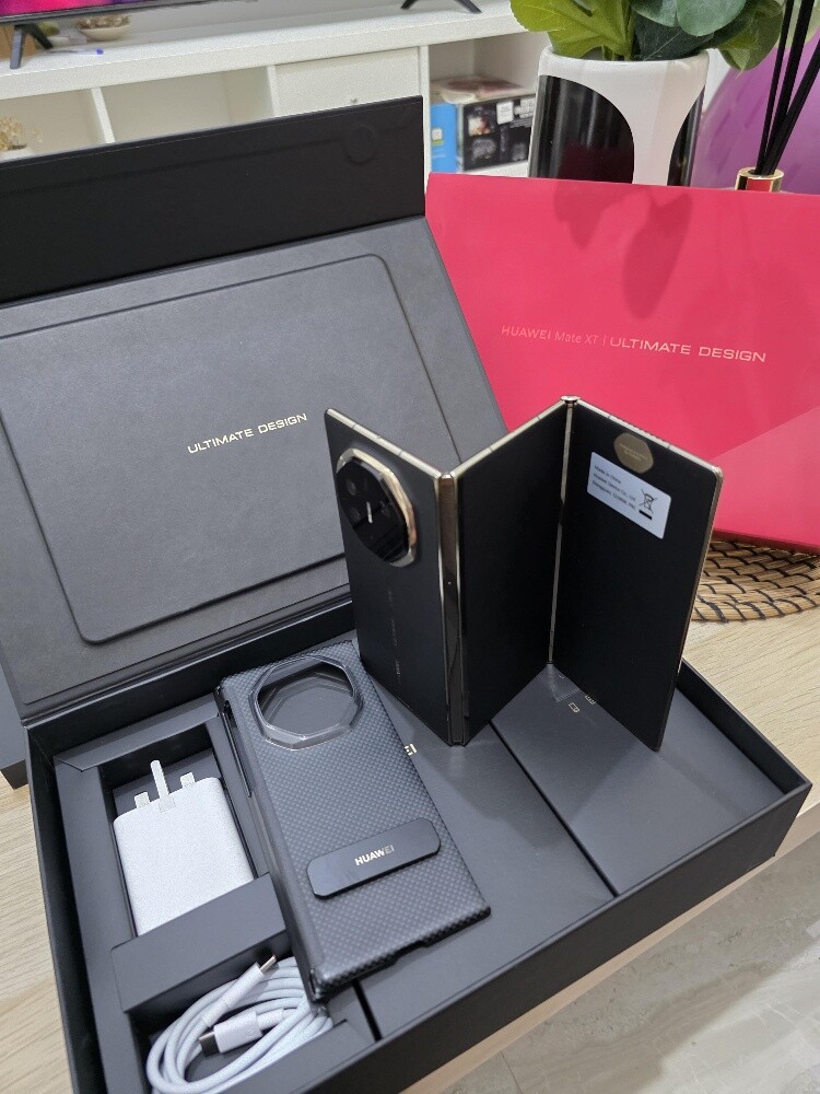 1TB Huawei Mate XT Black - 4