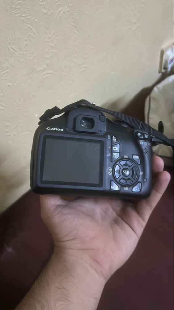 canon eos1100d  - 2
