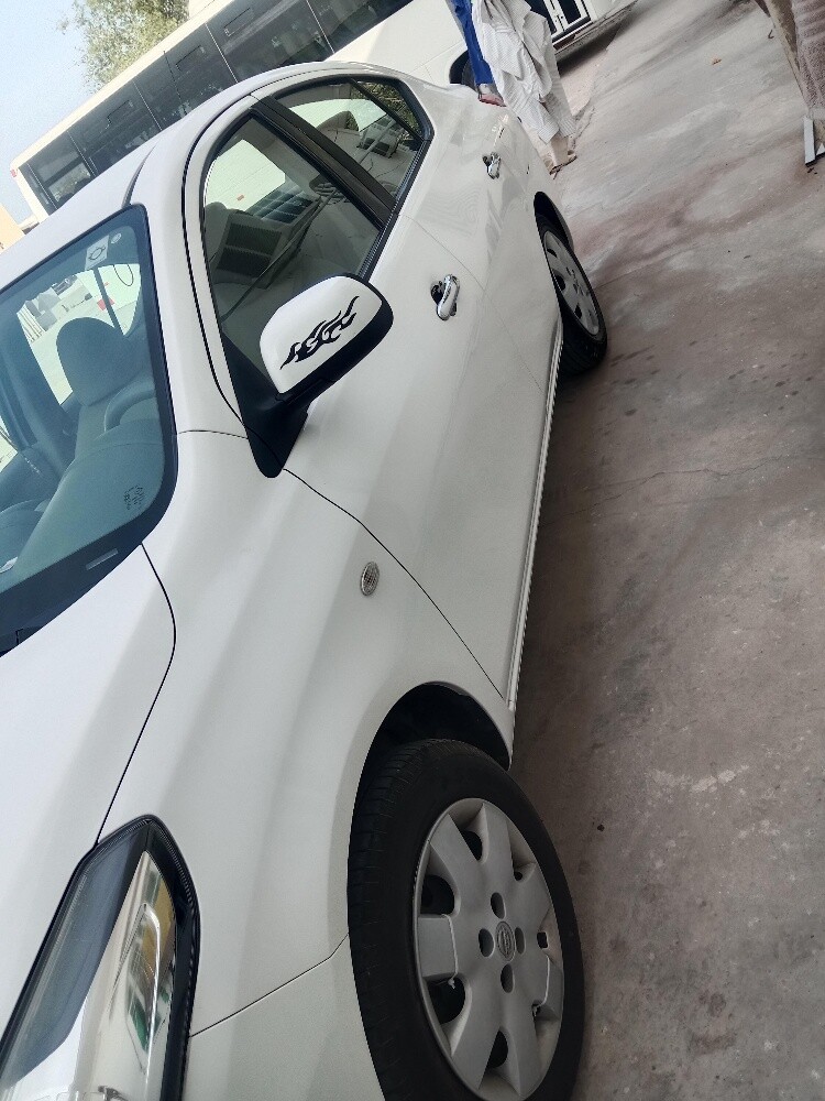 Nissan sunny - 7