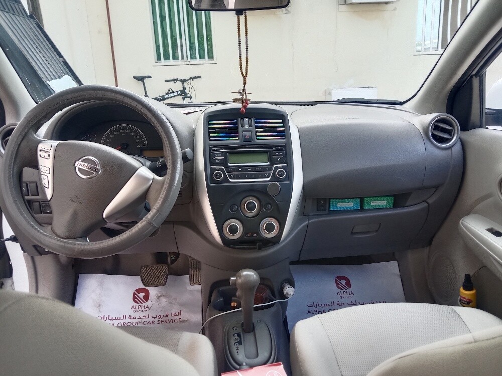 Nissan sunny - 2