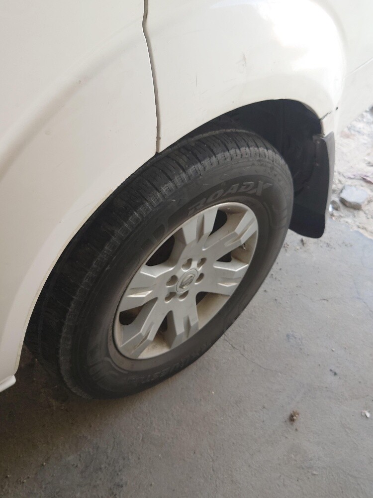 NISSAN PATHFINDER 2007 LE full trim - 4