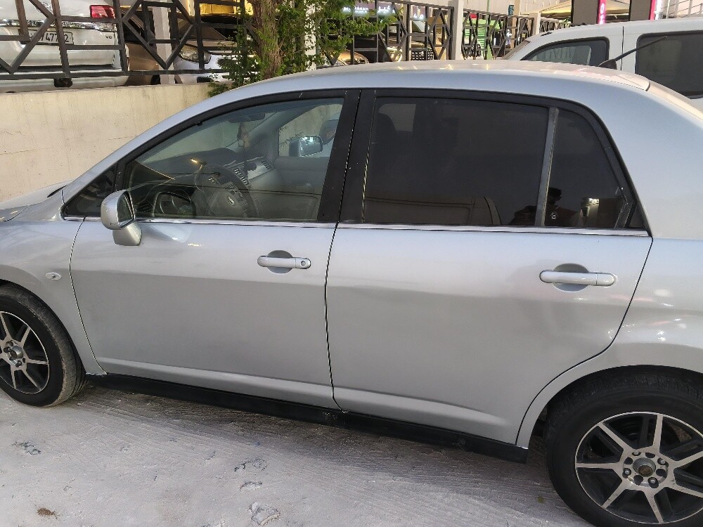 NISSAN TIIDA - 1