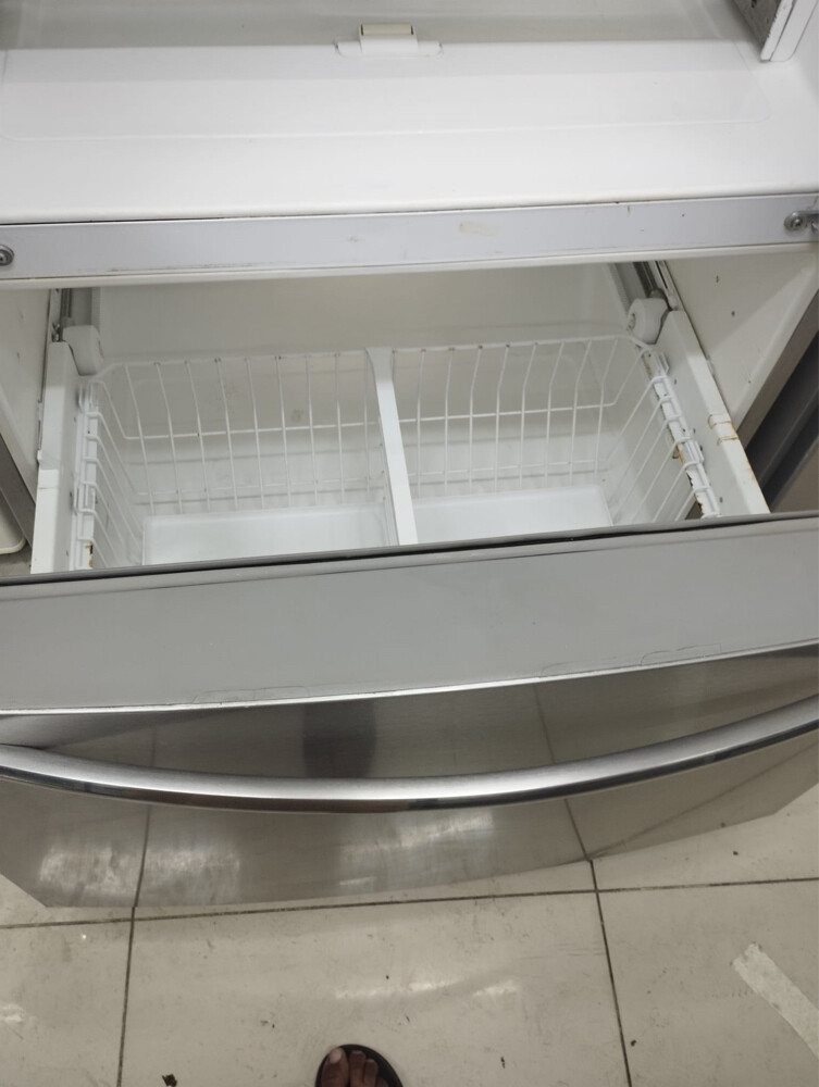 lg side by side  door refrigerator  - 2