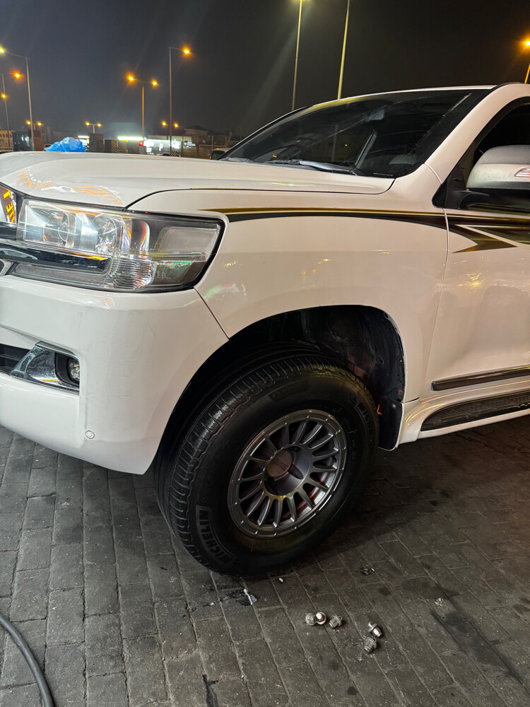 04 METHOD RIMS WITH TYRES 17”  - 5