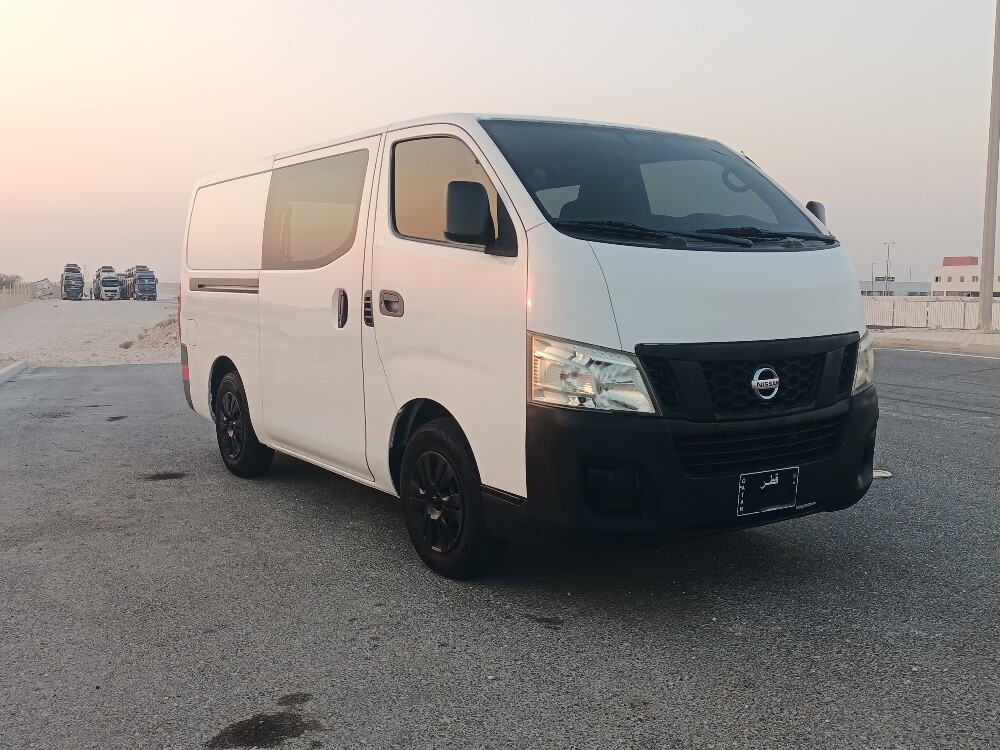 Nissan Urban cargo Van - 1