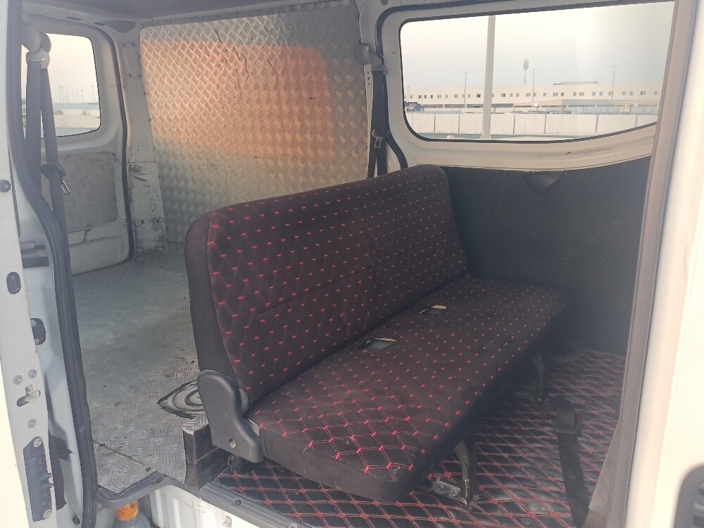 Nissan Urban cargo Van - 8