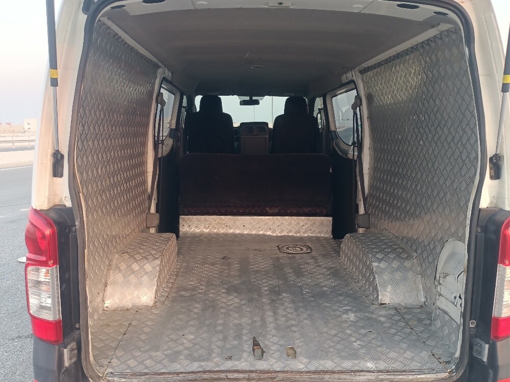 Nissan Urban cargo Van - 7