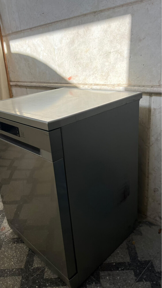 Samsung Dishwasher like new - 3