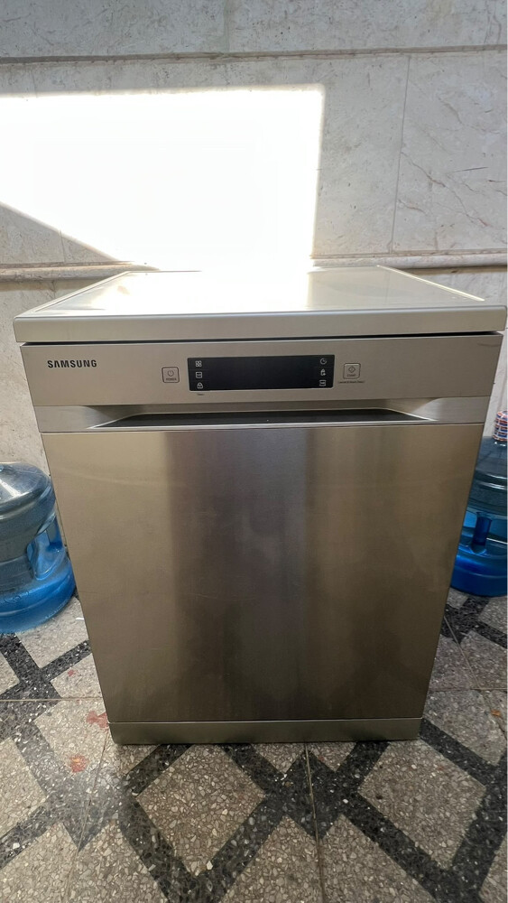 Samsung Dishwasher like new - 6