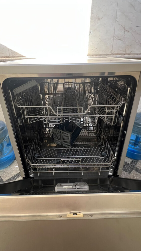 Samsung Dishwasher like new - 4