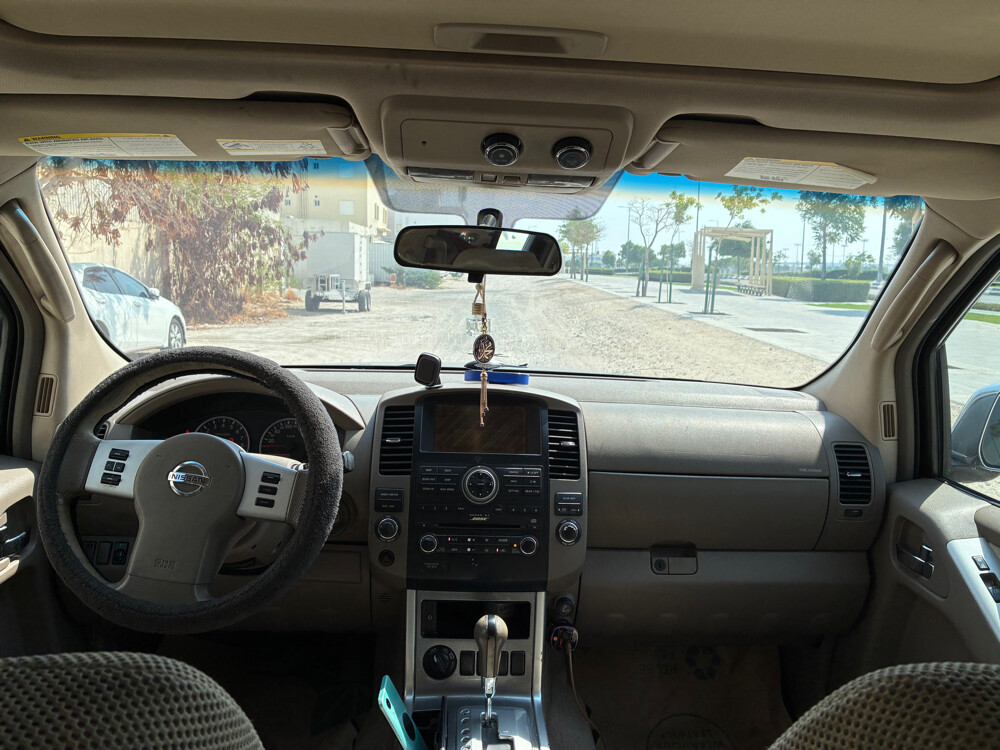 Nissan Pathfinder SE - Family Used - 4