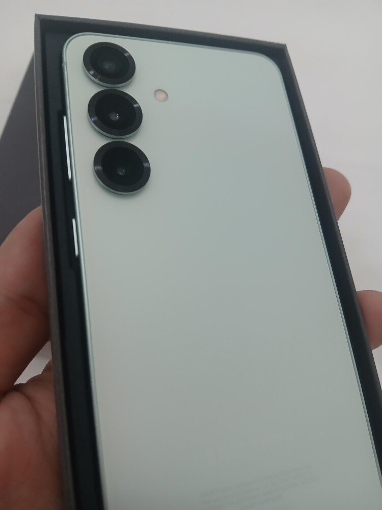 SAMSUNG S25 256GB MINT - 2