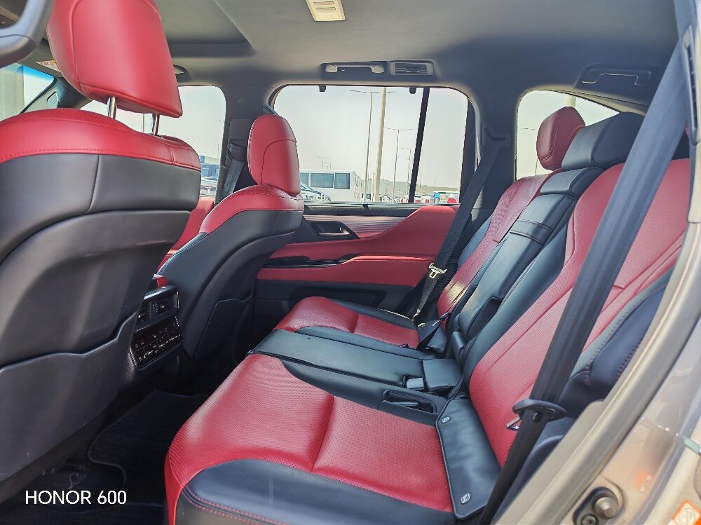 Lexus LX600 - 7