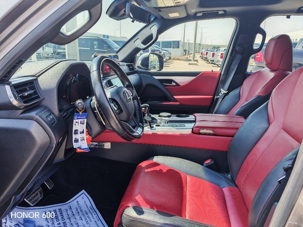 Lexus LX600 - 9