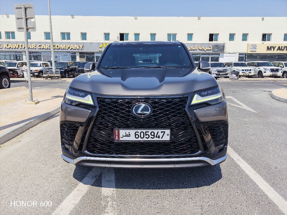 Lexus LX600 - 1