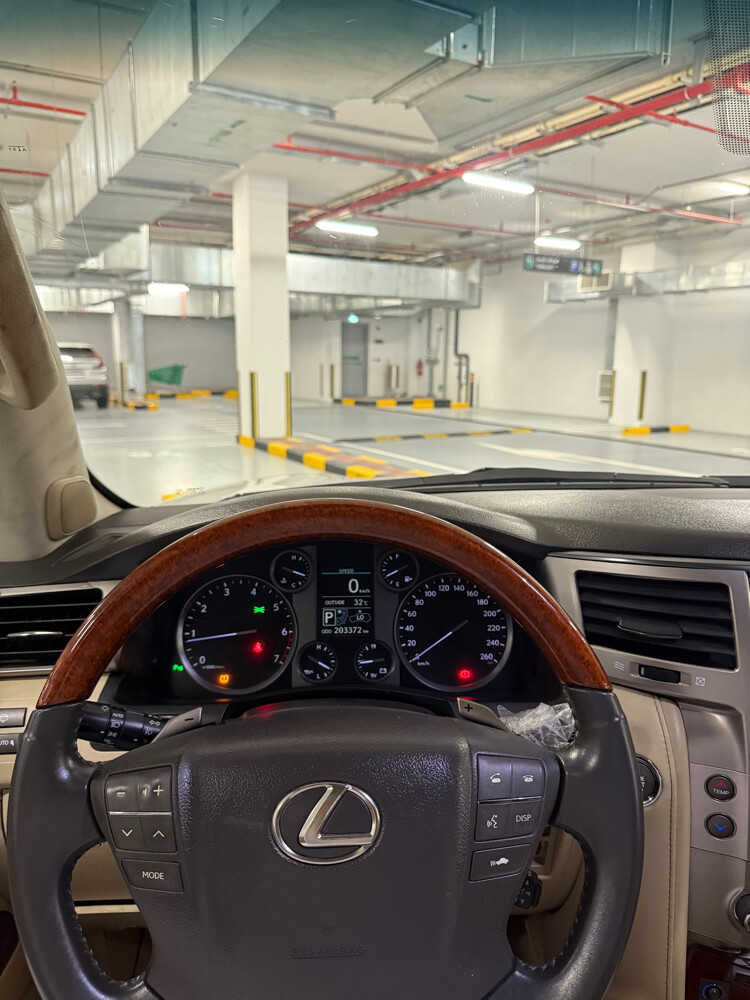 Lexus - 8
