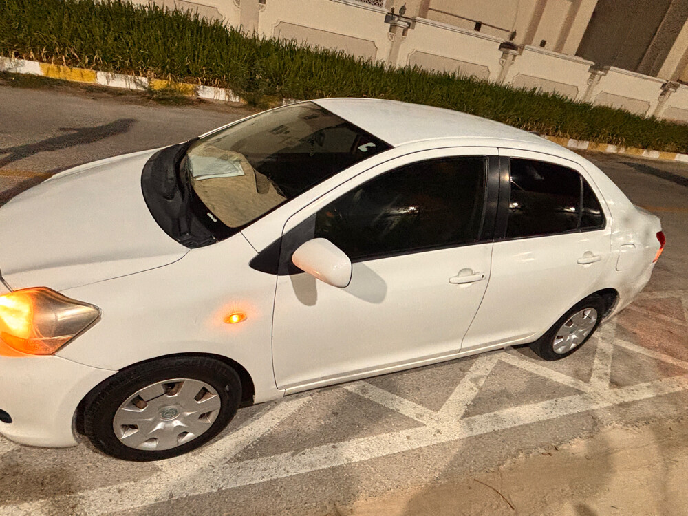 Toyota yeris - 10