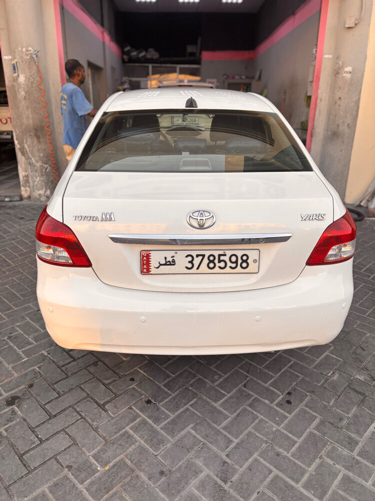 Toyota yeris - 1