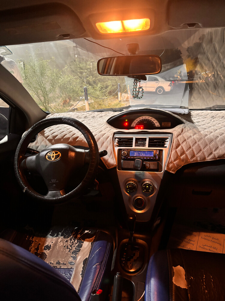 Toyota yeris - 8