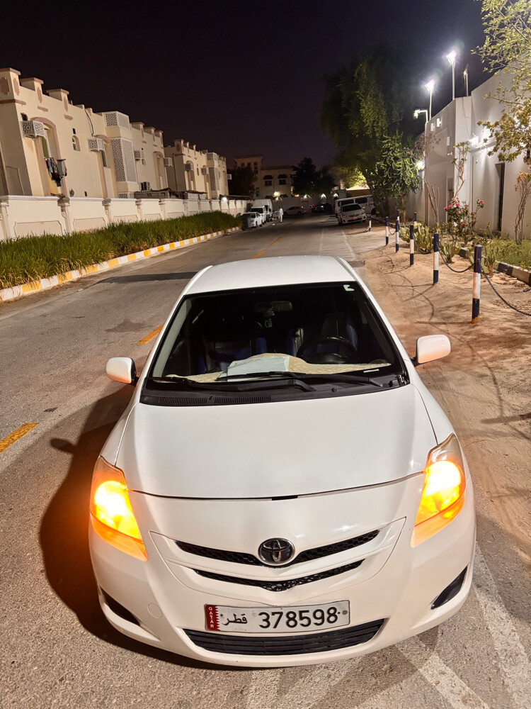 Toyota yeris - 4