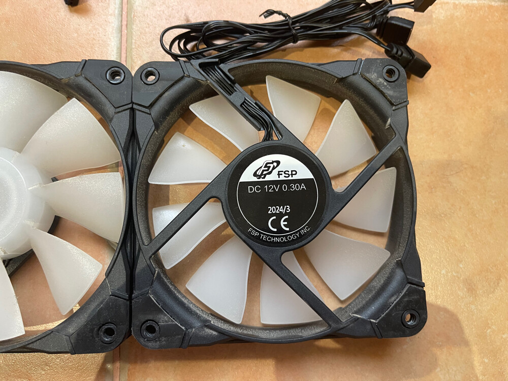 ARGB Fans and Heatsink - 4