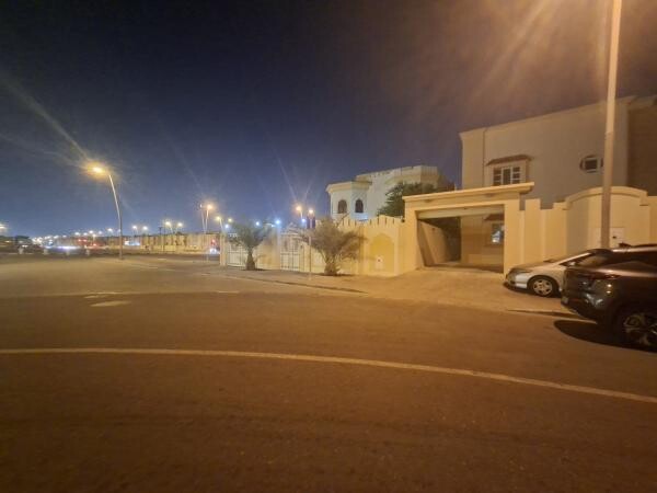 Investment villa for sale Thumama - 4