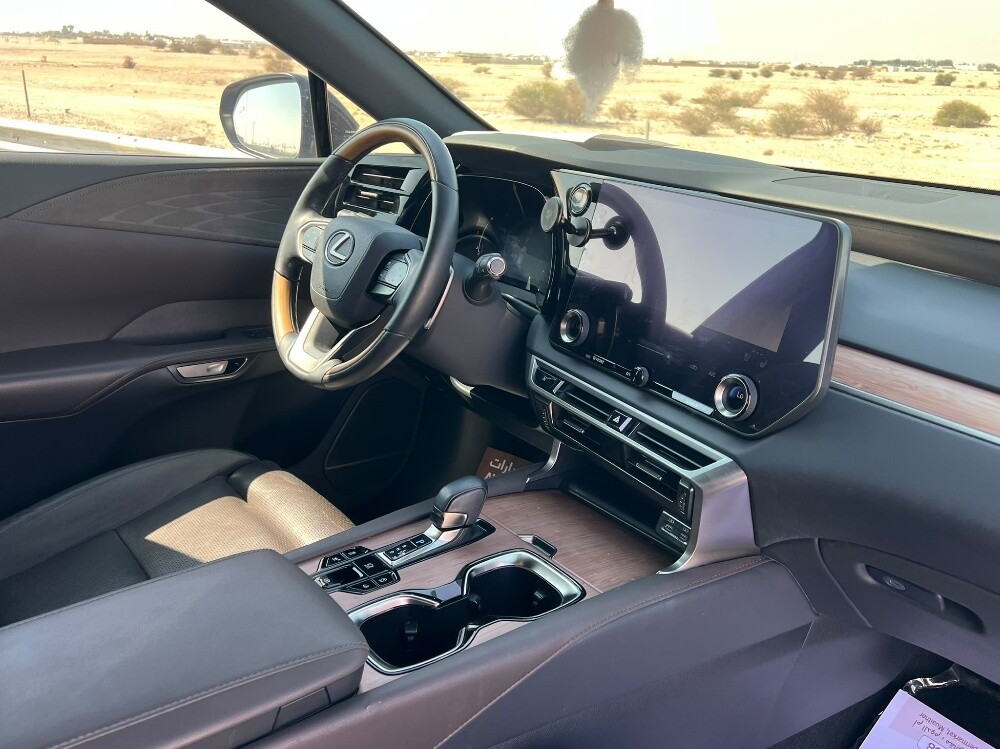 لكزس ار اكس 350    2023 - 8