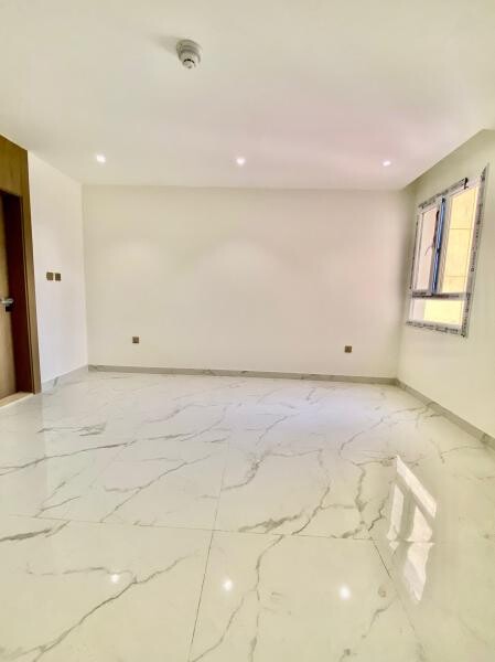 2BHK | CLOSED KITCHEN | BALCONY - 7