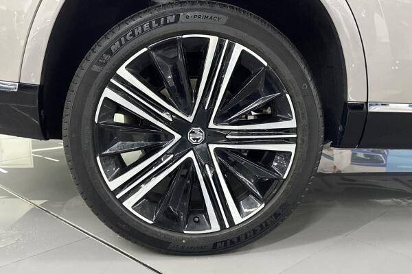 MG RX9 2.0LTURBO LUXURY 2025 560KM - 5
