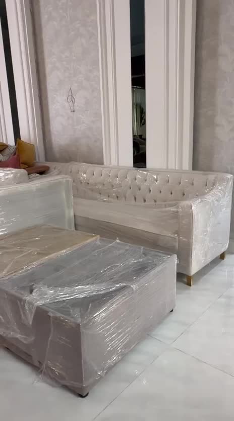 للبيع ٥ كراسي كبيرة و٣ كراسي مفرد - 1