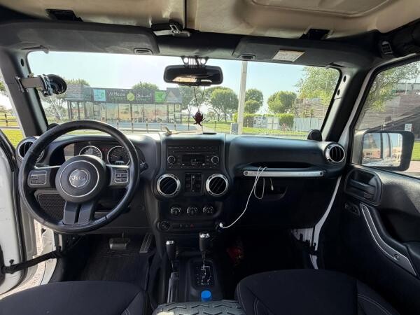 Jeep Wrangler Sahara 2013 - 10