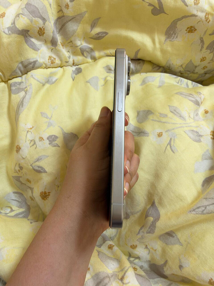 iPhone 15 pro - 256GB - 6