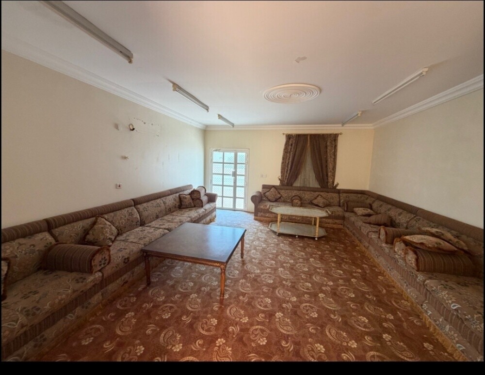 للبيع بيت شعبي ابوظلوف 930م - 4
