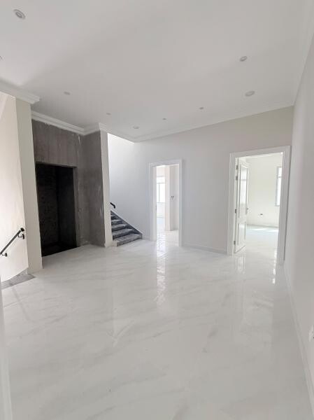 LUXURY VILLA 8 MASTER BDR - 5