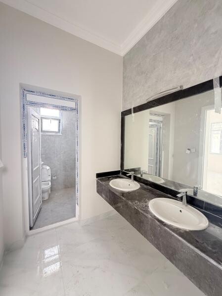 LUXURY VILLA 8 MASTER BDR - 6